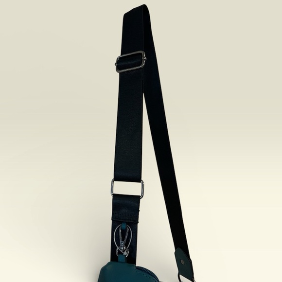 NWT Juicy Couture Teal Crossbody Bag - Picture 5 of 7